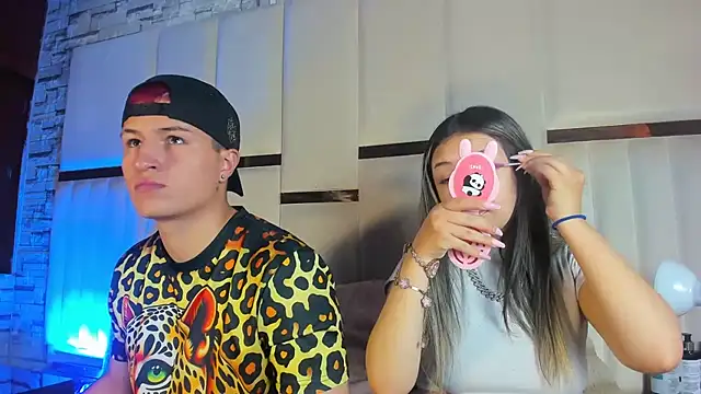 ANLLELOAndANGELA online show from March 31, 3:36 pm