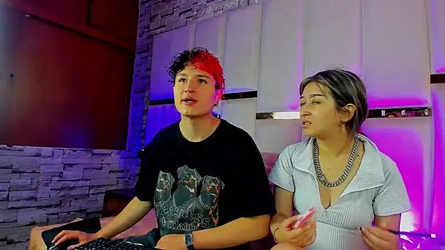 Snapshot of ANLLELOAndANGELA chatting on November 24, 4:51 pm ANLLELOAndANGELA online show from November 24, 4:51 pm