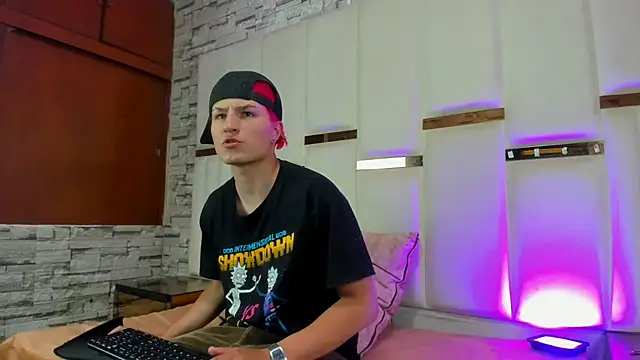 Snapshot of ANLLELOAndANGELA chatting on December 3, 5:23 pm ANLLELOAndANGELA online show from December 3, 5:23 pm