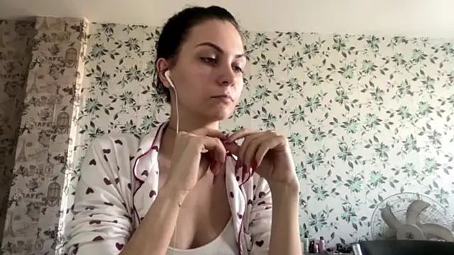 Snapshot of DevoraShaban chatting on September 19, 4:05 am DevoraShaban online show from September 19, 4:05 am