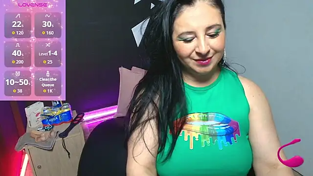 AgataThompson  online show from September 26, 7:43 pm