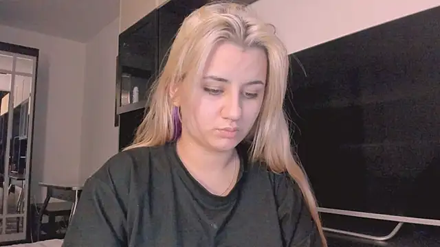 BarbaraSiren online show from November 4, 4:44 pm