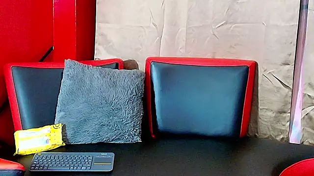 Selenegomezz online show from November 22, 7:46 pm