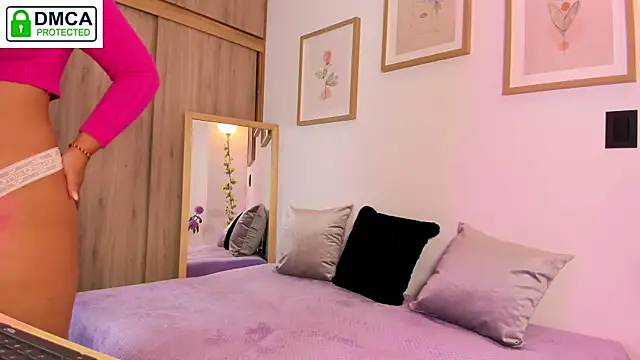 Snapshot of Marie_Colin__ chatting on September 29, 12:44 pm Marie Colin online show from September 29, 12:44 pm