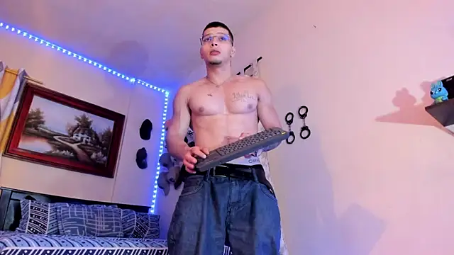 Snapshot of Matt_your_master_ chatting on October 6, 11:27 pm Matt your master online show from October 6, 11:27 pm