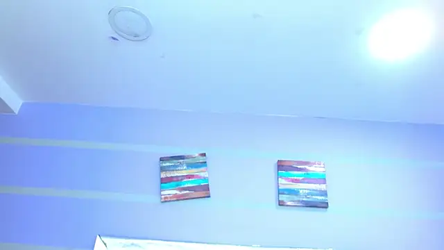 Snapshot of Emily_Swiftt chatting on November 14, 8:51 am Emily Swiftt online show from November 14, 8:51 am