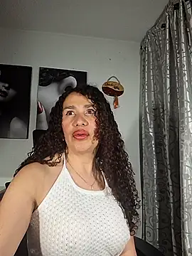 Snapshot of Lina_444 chatting on November 27, 1:17 am Lina 444 online show from November 27, 1:17 am