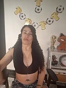 Snapshot of Lina_444 chatting on June 19, 9:53 pm Lina 444 online show from June 19, 9:53 pm
