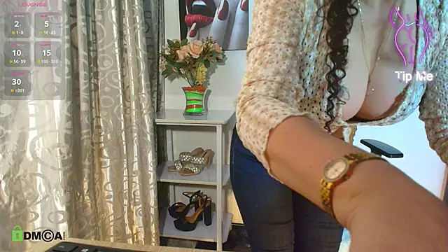 Snapshot of Lina_444 chatting on October 25, 11:05 pm Lina 444 online show from October 25, 11:05 pm