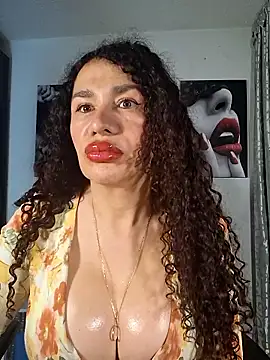 Snapshot of Lina_444 chatting on November 28, 1:06 am Lina 444 online show from November 28, 1:06 am