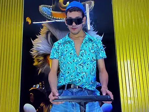 Snapshot of Noha_Deluxe chatting on September 26, 2:24 pm Noha Deluxe online show from September 26, 2:24 pm