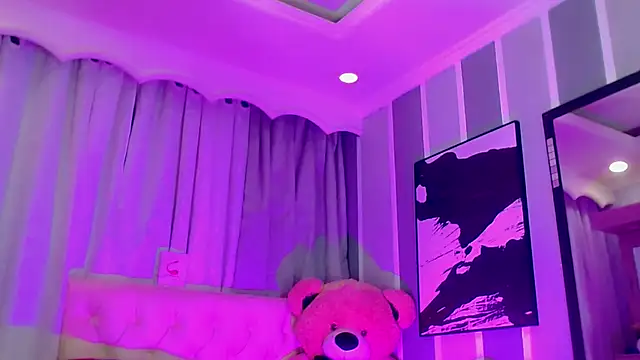 Snapshot of Julia_Bulette1 chatting on June 5, 1:32 am Julia Bulette1 online show from June 5, 1:32 am