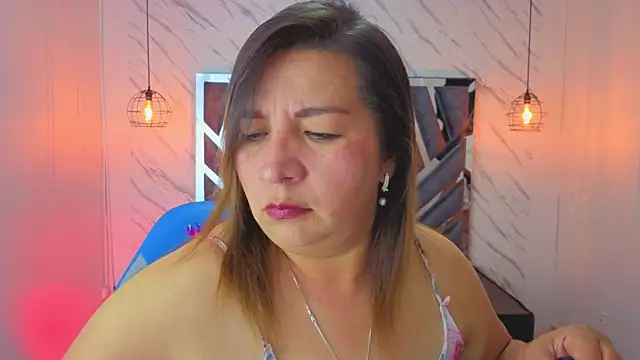 Snapshot of MaylinRosse_ chatting on June 11, 6:38 pm MaylinRosse online show from June 11, 6:38 pm