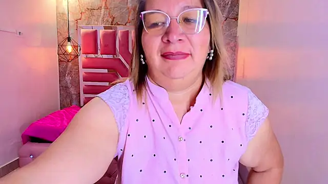 MaylinRosse  online show from March 18, 7:15 pm