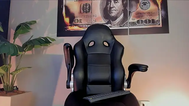 chrizmacgregor online show from March 11, 12:15 am