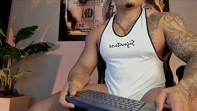 Snapshot of chrizmacgregor chatting on January 31, 11:36 pm chrizmacgregor online show from January 31, 11:36 pm