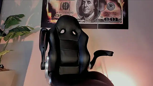 Snapshot of chrizmacgregor chatting on February 8, 11:57 pm chrizmacgregor online show from February 8, 11:57 pm