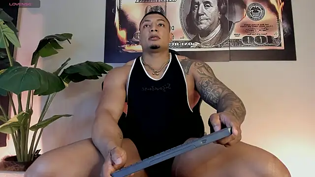 chrizmacgregor online show from May 5, 12:24 am
