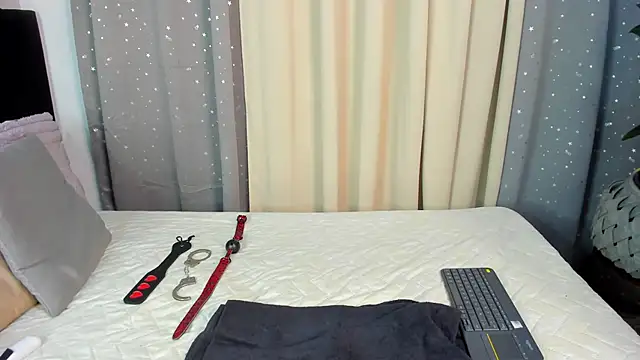 Lenapaul  online show from October 21, 4:23 am