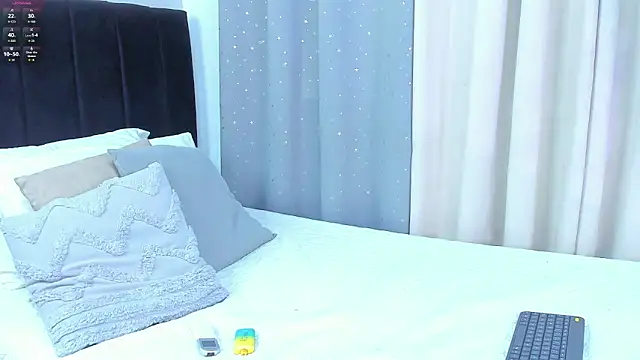 Lenapaul  online show from September 22, 3:34 am