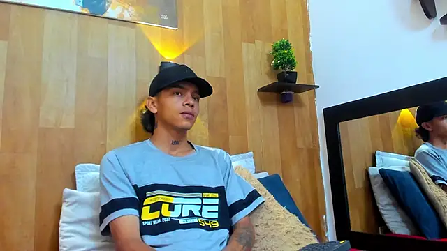 noah blake0 online show from September 19, 2:26 am