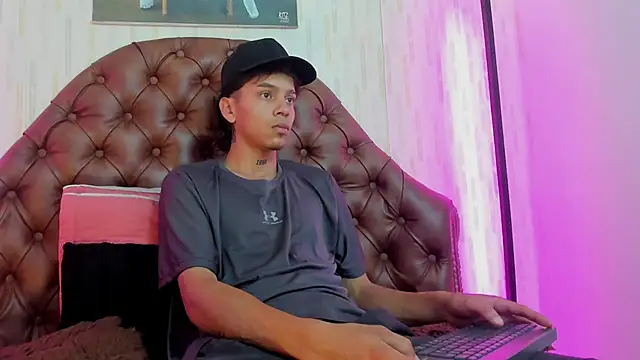 noah blake0 online show from October 1, 2:27 am