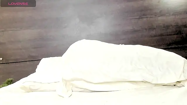 Snapshot of DeliciousDeeea chatting on October 31, 2:46 pm DeliciousDeeea online show from October 31, 2:46 pm