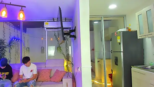 Houseofwarrios online show from March 24, 5:51 am