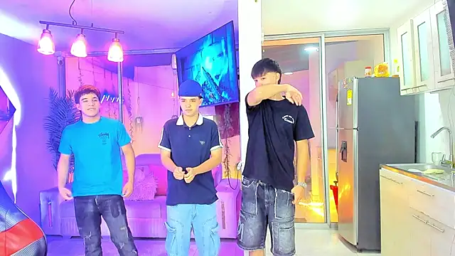 Houseofwarrios online show from April 1, 5:20 am