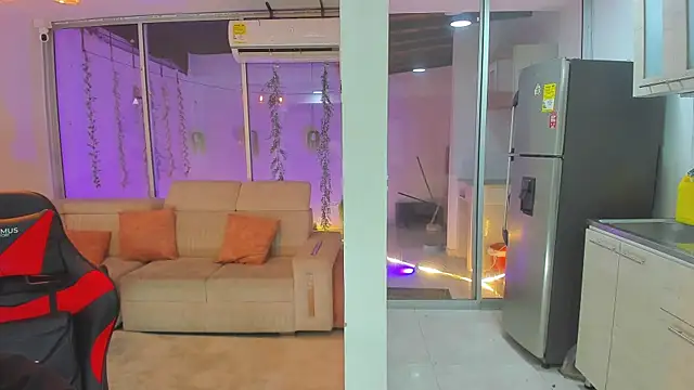 Snapshot of Houseofwarrios chatting on November 24, 5:29 am Houseofwarrios online show from November 24, 5:29 am