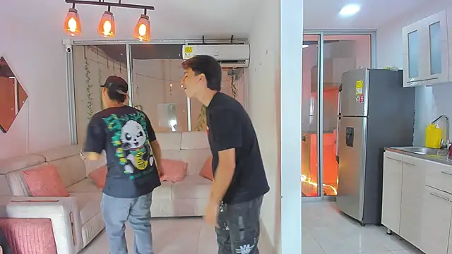 Snapshot of Houseofwarrios chatting on November 11, 5:46 am Houseofwarrios online show from November 11, 5:46 am