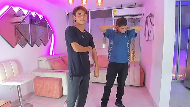 Snapshot of Houseofwarrios chatting on November 9, 5:11 am Houseofwarrios online show from November 9, 5:11 am