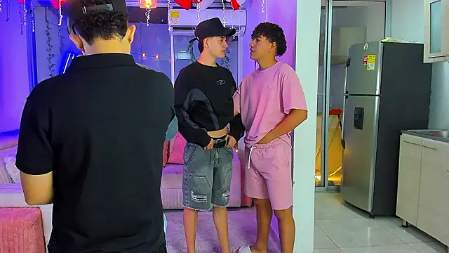 Houseofwarrios online show from February 19, 5:26 am