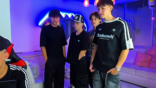 Houseofwarrios online show from March 13, 5:34 am