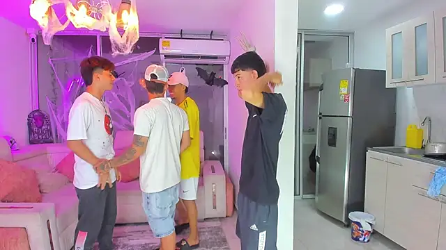 Snapshot of Houseofwarrios chatting on October 26, 5:19 am Houseofwarrios online show from October 26, 5:19 am