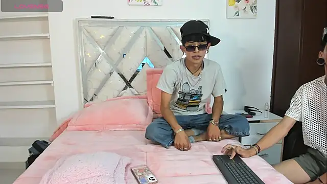 Snapshot of DemianSalvatore chatting on September 22, 12:33 pm DemianSalvatore online show from September 22, 12:33 pm