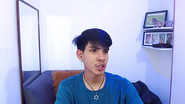 Snapshot of David_925_ chatting on November 4, 4:16 am David 925 online show from November 4, 4:16 am