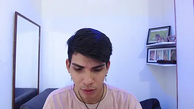 Snapshot of David_925_ chatting on November 8, 3:54 am David 925 online show from November 8, 3:54 am