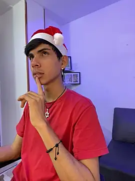 Snapshot of David_925_ chatting on December 4, 5:39 am David 925 online show from December 4, 5:39 am