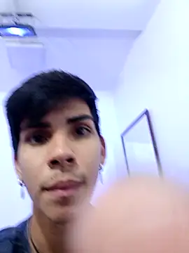 Snapshot of David_925_ chatting on November 20, 4:35 am David 925 online show from November 20, 4:35 am