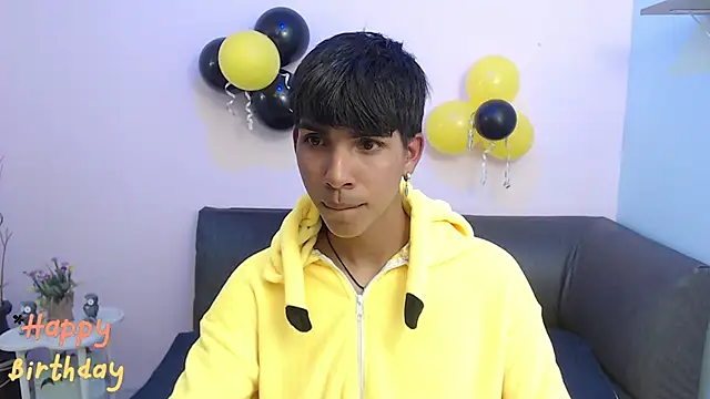 Snapshot of David_925_ chatting on September 25, 5:13 am David 925 online show from September 25, 5:13 am