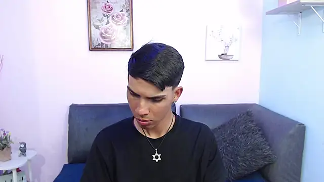 Snapshot of David_925_ chatting on October 8, 4:25 am David 925 online show from October 8, 4:25 am