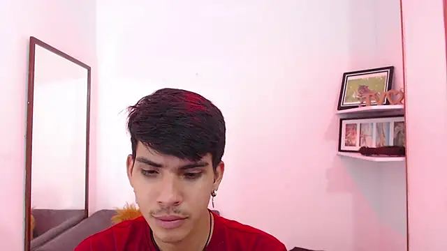 Snapshot of David_925_ chatting on November 6, 3:32 am David 925 online show from November 6, 3:32 am