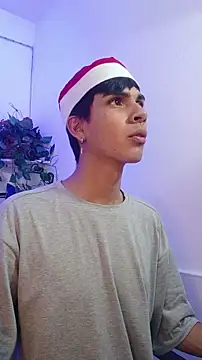 Snapshot of David_925_ chatting on December 1, 9:48 pm David 925 online show from December 1, 9:48 pm