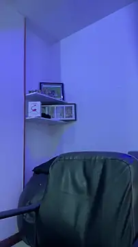 Snapshot of David_925_ chatting on December 2, 9:55 am David 925 online show from December 2, 9:55 am