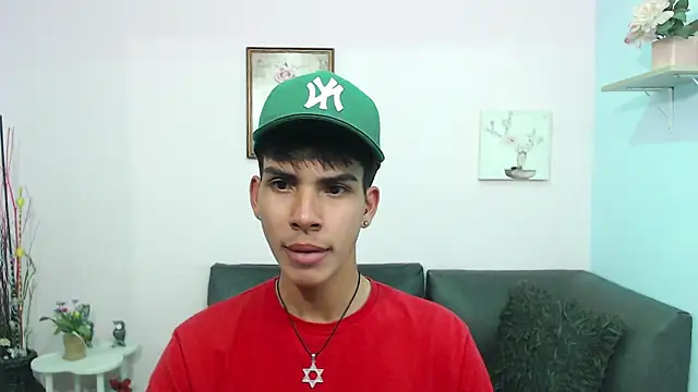 Snapshot of David_925_ chatting on October 19, 4:48 am David 925 online show from October 19, 4:48 am