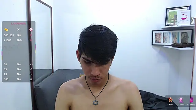 Snapshot of David_925_ chatting on November 23, 12:37 pm David 925 online show from November 23, 12:37 pm