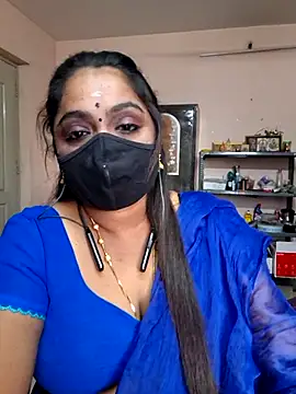 Snapshot of queendivya chatting on June 27, 12:22 pm queendivya online show from June 27, 12:22 pm