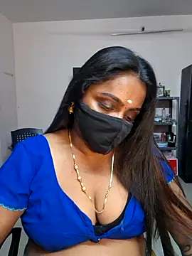 Snapshot of queendivya chatting on July 2, 12:55 pm queendivya online show from July 2, 12:55 pm