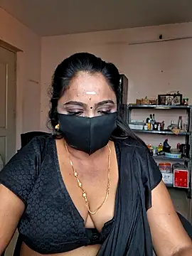 Snapshot of queendivya chatting on July 7, 4:26 am queendivya online show from July 7, 4:26 am